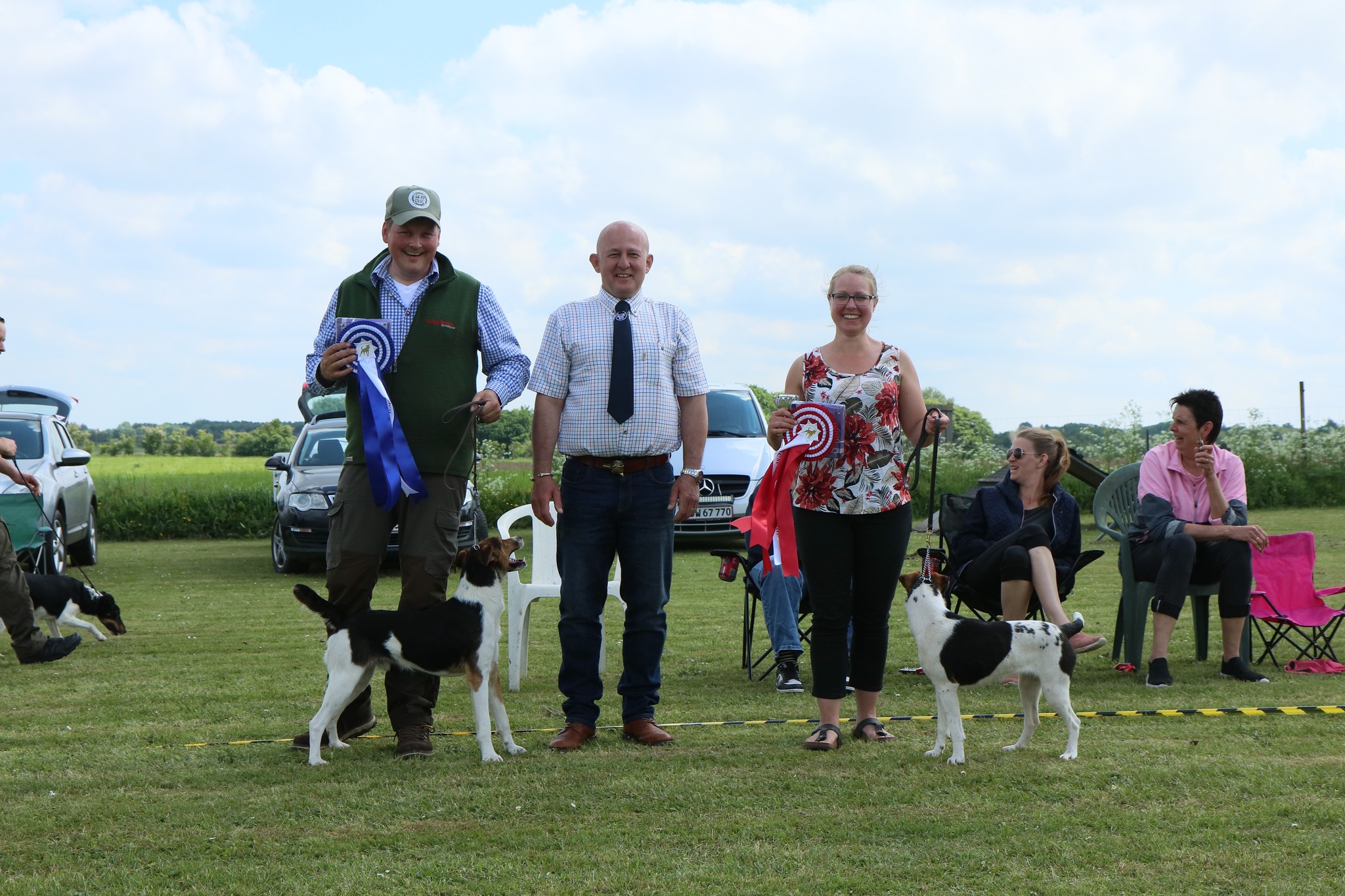 Klasse 6: Best in Show Unghund 1: Northmen Cudy 2: Northmen Capone Dommer: Craig Dixon